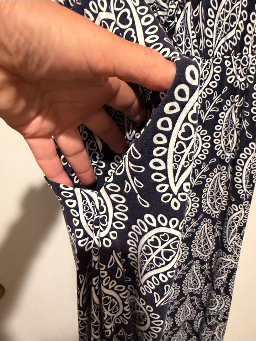 Boden Navy and White Paisley V‑Neck Maxi Dress - Picture 4 of 9